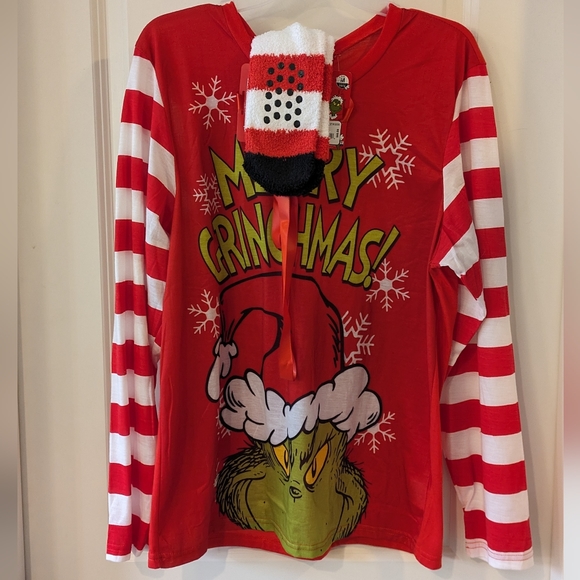 Christmas Shirt & Socks Pajamas Set Size Medium - Picture 1 of 7